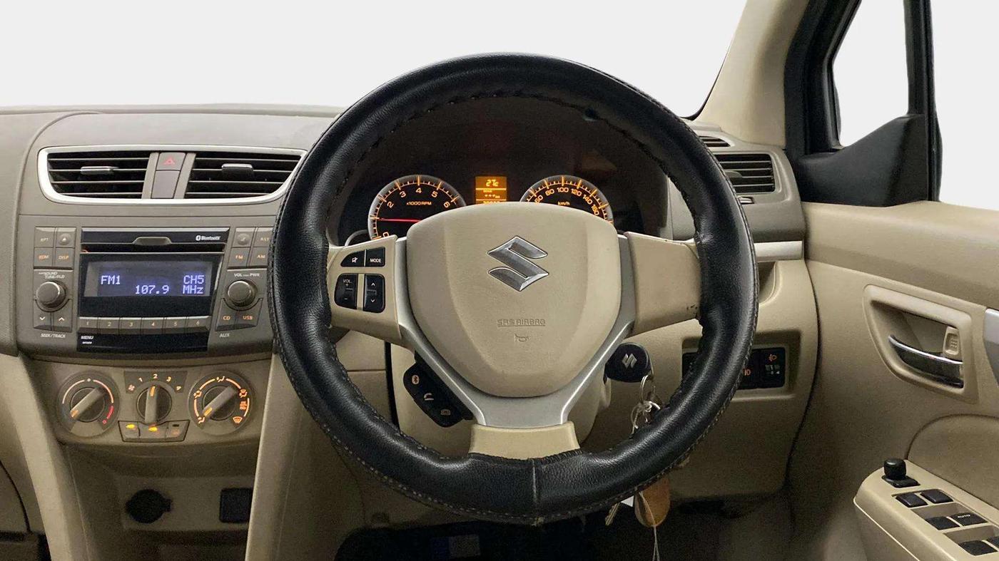 2017 Maruti Ertiga ZXI, CNG, Manual, 38,711 km, Steering Wheel Close Up