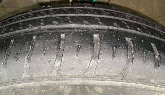 2022 Maruti Swift VXI, Petrol, Manual, 44,788 km, Left Front Tyre Tread