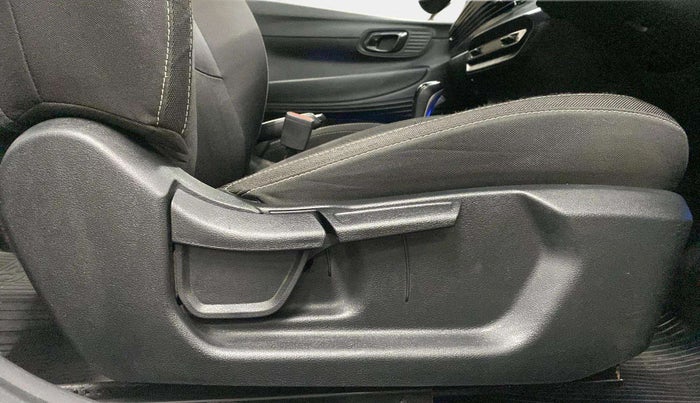 2021 Hyundai NEW I20 ASTA 1.2 AT, Petrol, Automatic, 45,006 km, Driver Side Adjustment Panel