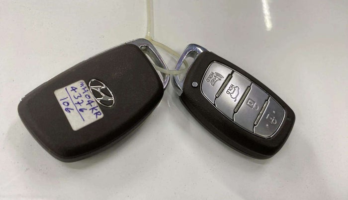 2021 Hyundai NEW I20 ASTA 1.2 AT, Petrol, Automatic, 45,006 km, Key Close Up