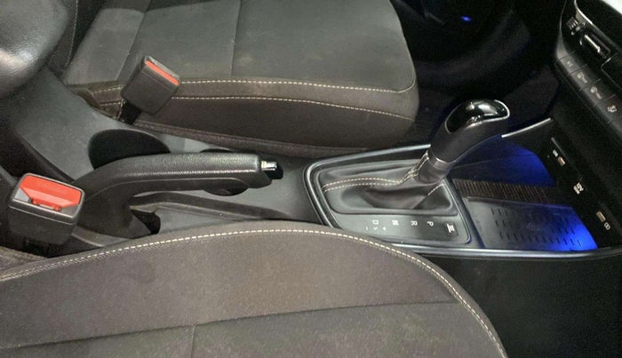 2021 Hyundai NEW I20 ASTA 1.2 AT, Petrol, Automatic, 45,006 km, Gear Lever