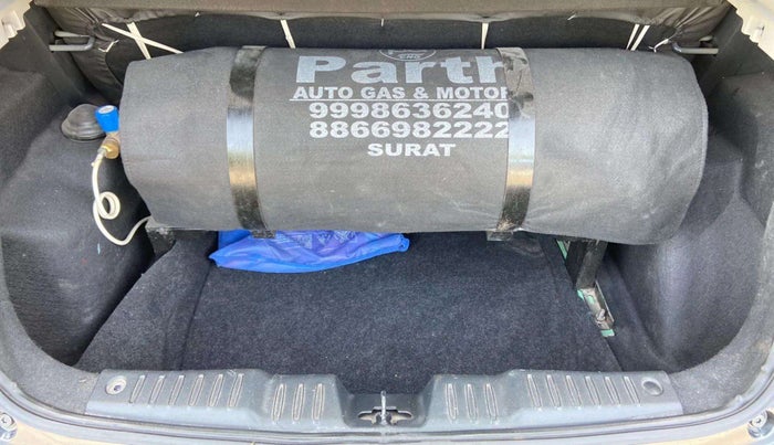 2021 Tata ALTROZ XZ PETROL, CNG, Manual, 70,377 km, Boot Inside