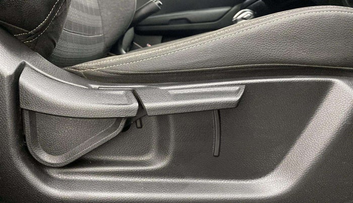 2020 KIA SONET HTK PLUS 1.5 AT, Diesel, Automatic, 58,420 km, Driver Side Adjustment Panel