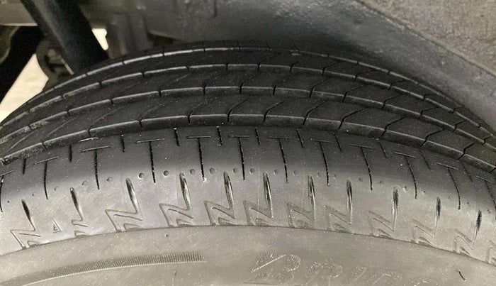 2013 Maruti Wagon R 1.0 VXI, Petrol, Manual, 66,461 km, Right Rear Tyre Tread