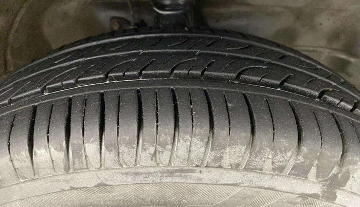 2013 Maruti Wagon R 1.0 VXI, Petrol, Manual, 66,461 km, Right Front Tyre Tread