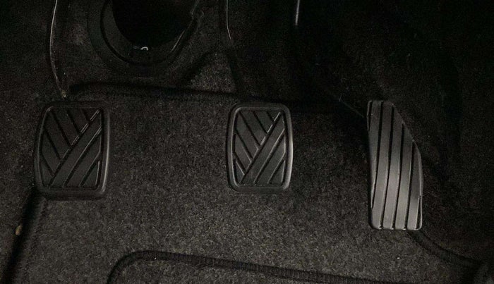 2013 Maruti Wagon R 1.0 VXI, Petrol, Manual, 66,461 km, Pedals