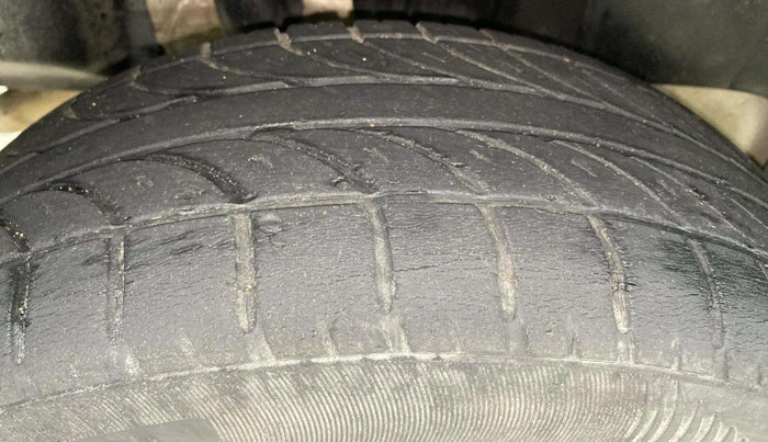2019 Maruti Swift VXI AMT, Petrol, Automatic, 69,737 km, Right Rear Tyre Tread