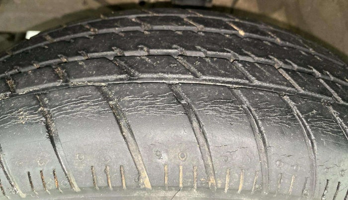2019 Maruti Swift VXI AMT, Petrol, Automatic, 69,737 km, Left Front Tyre Tread