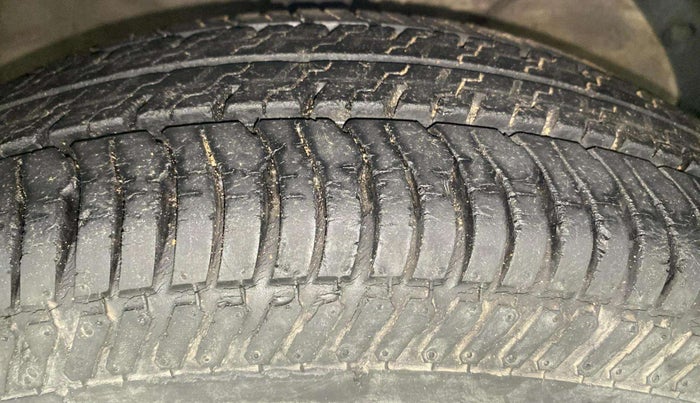 2019 Maruti Swift VXI AMT, Petrol, Automatic, 69,737 km, Right Front Tyre Tread