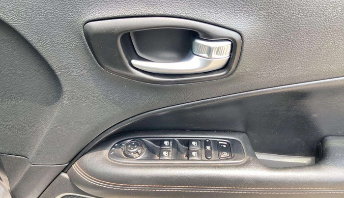 2020 Jeep Compass SPORT PLUS 2.0 DIESEL, Diesel, Manual, 79,063 km, Driver Side Door Panels Control