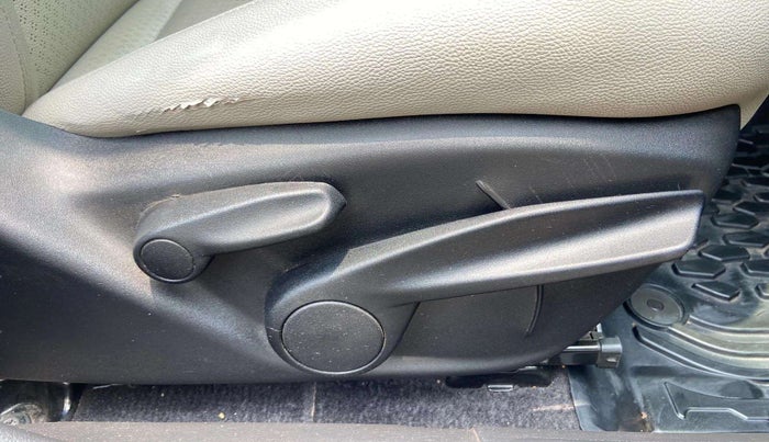 2020 Jeep Compass SPORT PLUS 2.0 DIESEL, Diesel, Manual, 79,063 km, Driver Side Adjustment Panel
