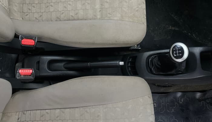 2013 Maruti Wagon R 1.0 VXI, Petrol, Manual, 47,805 km, Gear Lever