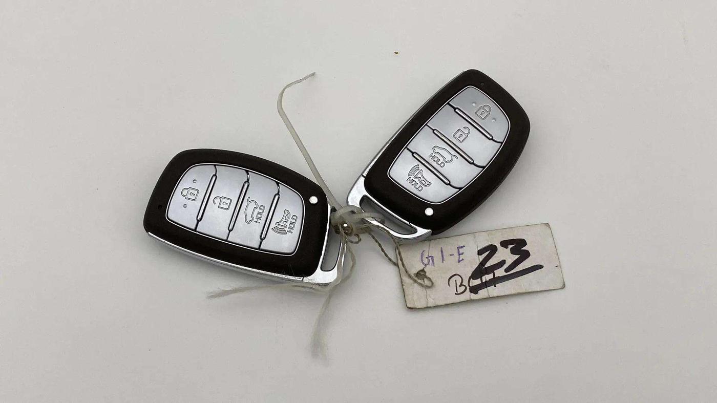 2020 Hyundai VENUE SX PLUS 1.0 TURBO DCT, Petrol, Automatic, 40,907 km, Key Close Up