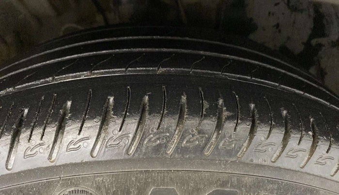 2020 Hyundai VENUE SX PLUS 1.0 TURBO DCT, Petrol, Automatic, 40,825 km, Right Front Tyre Tread