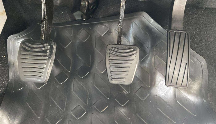 2019 Mahindra XUV300 W8 1.5 DIESEL, Diesel, Manual, 75,032 km, Pedals