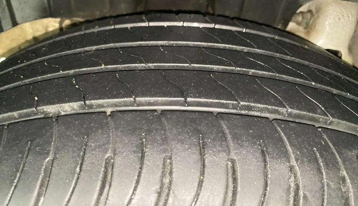 2019 Mahindra XUV300 W8 1.5 DIESEL, Diesel, Manual, 75,032 km, Right Rear Tyre Tread