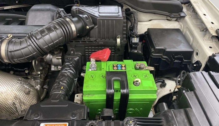 2019 Mahindra XUV300 W8 1.5 DIESEL, Diesel, Manual, 75,032 km, Engine View - Left