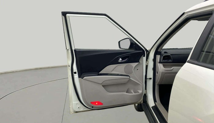 2019 Mahindra XUV300 W8 1.5 DIESEL, Diesel, Manual, 75,032 km, LHS Front Door