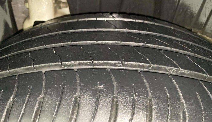 2019 Mahindra XUV300 W8 1.5 DIESEL, Diesel, Manual, 75,032 km, Left Rear Tyre Tread