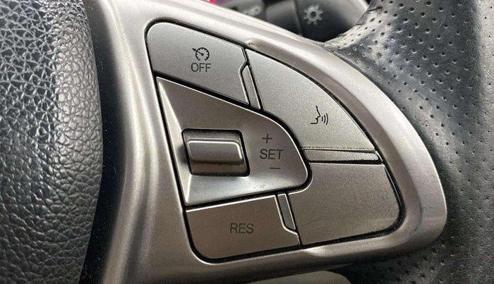 2019 Mahindra XUV300 W8 1.5 DIESEL, Diesel, Manual, 75,032 km, Adaptive Cruise Control