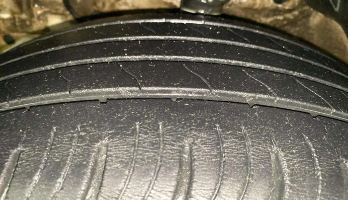 2019 Mahindra XUV300 W8 1.5 DIESEL, Diesel, Manual, 75,032 km, Left Front Tyre Tread