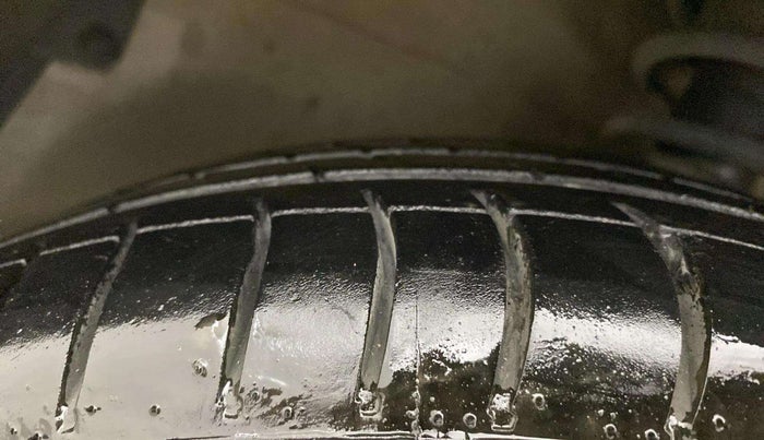 2014 Maruti Alto K10 VXI, Petrol, Manual, 43,443 km, Left Front Tyre Tread