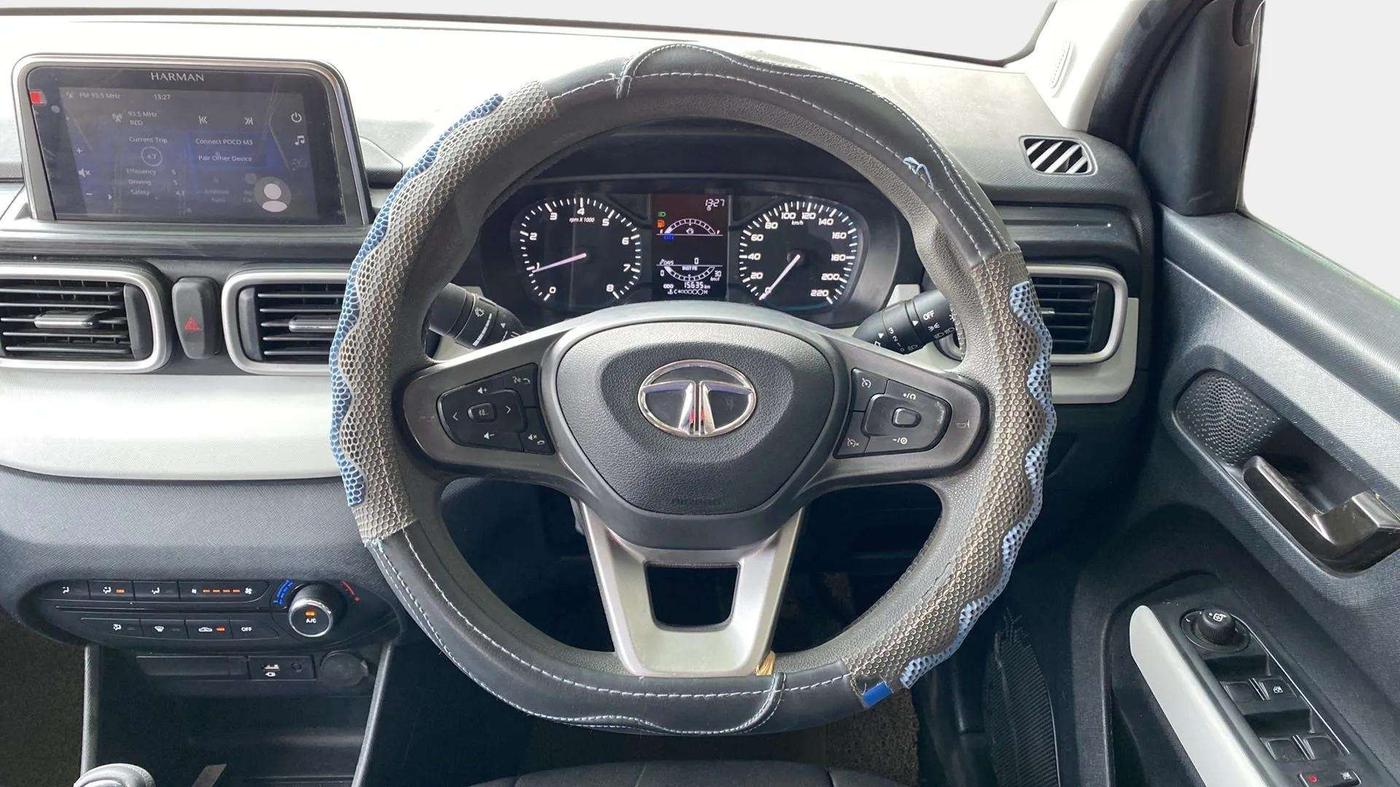 2022 Tata PUNCH ACCOMPLISHED DAZZLE PACK MT, Petrol, Manual, 15,639 km, Steering Wheel Close Up