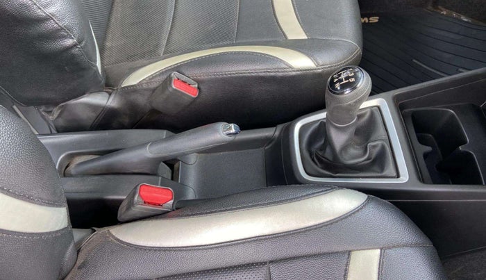 2018 Maruti Swift VXI, Petrol, Manual, 23,131 km, Gear Lever
