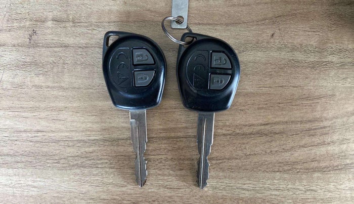 2018 Maruti Swift VXI, Petrol, Manual, 23,131 km, Key Close Up