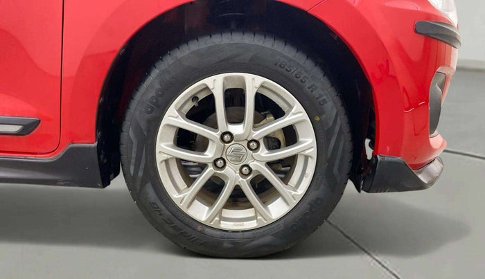 2018 Maruti Swift ZXI, Petrol, Manual, 33,122 km, Right Front Wheel