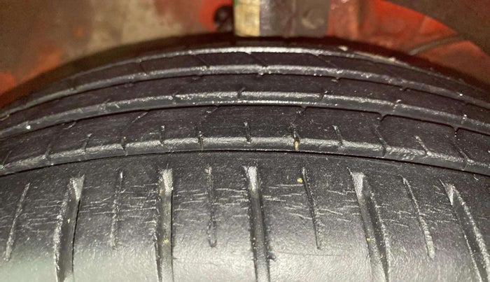 2018 Maruti Swift ZXI, Petrol, Manual, 33,122 km, Right Front Tyre Tread