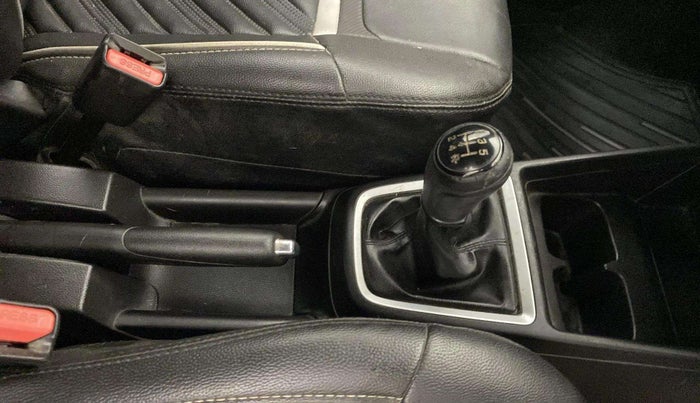 2018 Maruti Swift ZXI, Petrol, Manual, 33,122 km, Gear Lever
