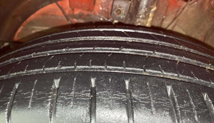 2018 Maruti Swift ZXI, Petrol, Manual, 33,122 km, Left Front Tyre Tread