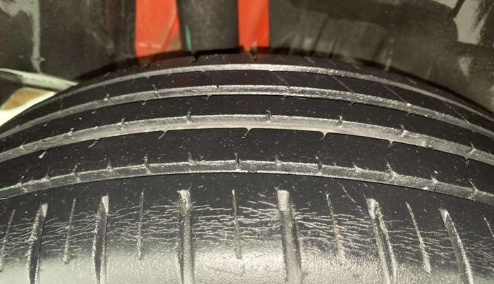 2018 Maruti Swift ZXI, Petrol, Manual, 33,122 km, Right Rear Tyre Tread