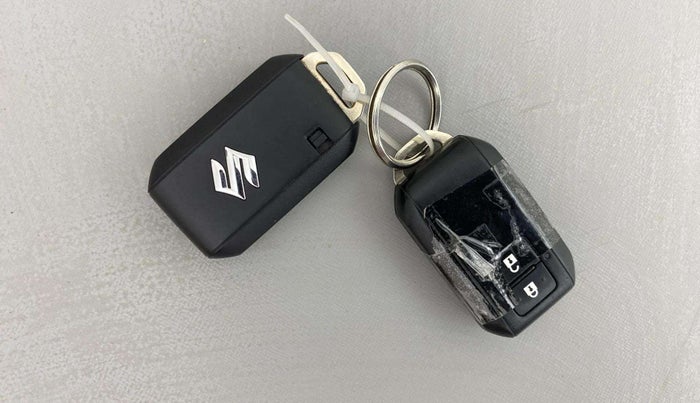 2018 Maruti Swift ZXI, Petrol, Manual, 33,122 km, Key Close Up