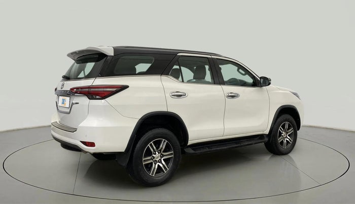 2021 Toyota Fortuner 4X2 AT 2.8 DIESEL, Diesel, Automatic, 30,491 km, Right Back Diagonal