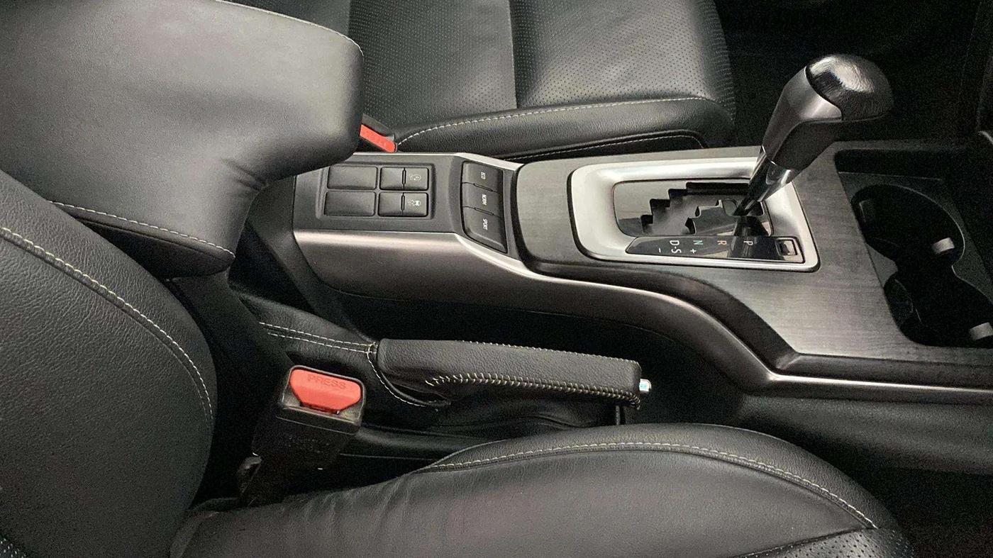 2021 Toyota Fortuner 4X2 AT 2.8 DIESEL, Diesel, Automatic, 30,491 km, Gear Lever