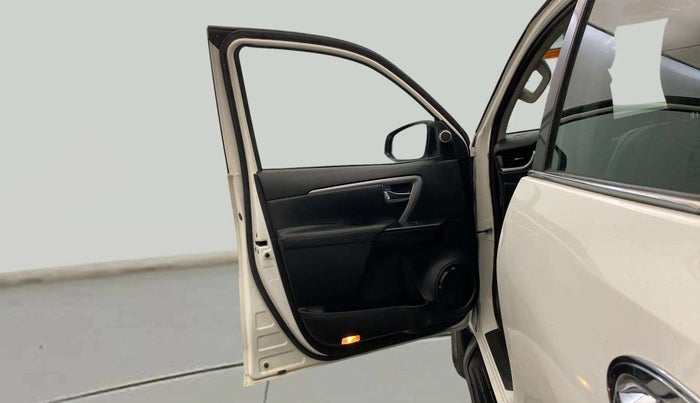 2021 Toyota Fortuner 4X2 AT 2.8 DIESEL, Diesel, Automatic, 30,491 km, LHS Front Door