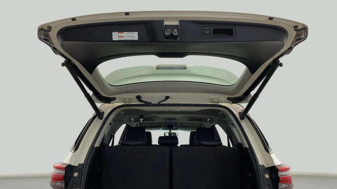 2021 Toyota Fortuner 4X2 AT 2.8 DIESEL, Diesel, Automatic, 30,491 km, Boot Door Open