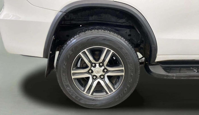 2021 Toyota Fortuner 4X2 AT 2.8 DIESEL, Diesel, Automatic, 30,491 km, Right Rear Wheel