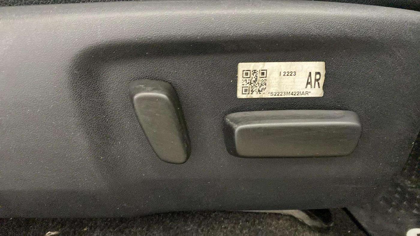 2021 Toyota Fortuner 4X2 AT 2.8 DIESEL, Diesel, Automatic, 30,491 km, Driver Side Adjustment Panel