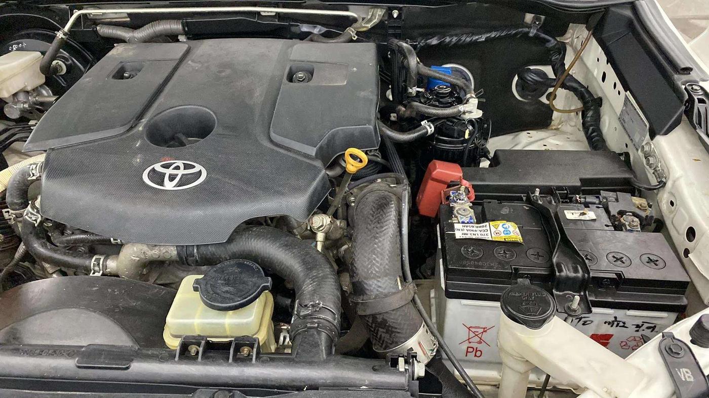 2021 Toyota Fortuner 4X2 AT 2.8 DIESEL, Diesel, Automatic, 30,491 km, Engine View - Left