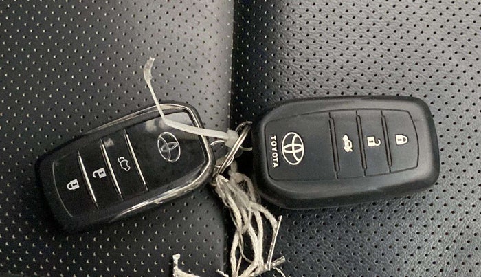 2021 Toyota Fortuner 4X2 AT 2.8 DIESEL, Diesel, Automatic, 30,491 km, Key Close Up