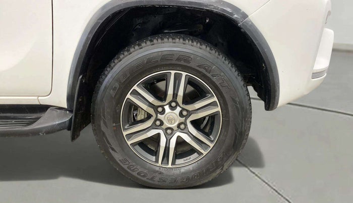 2021 Toyota Fortuner 4X2 AT 2.8 DIESEL, Diesel, Automatic, 30,491 km, Right Front Wheel