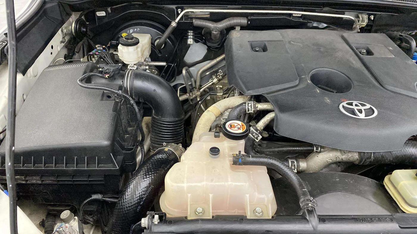2021 Toyota Fortuner 4X2 AT 2.8 DIESEL, Diesel, Automatic, 30,491 km, Engine View - Right
