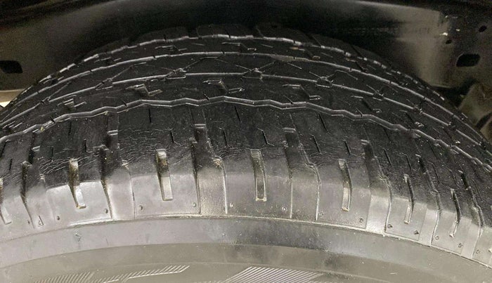 2021 Toyota Fortuner 4X2 AT 2.8 DIESEL, Diesel, Automatic, 30,491 km, Right Rear Tyre Tread