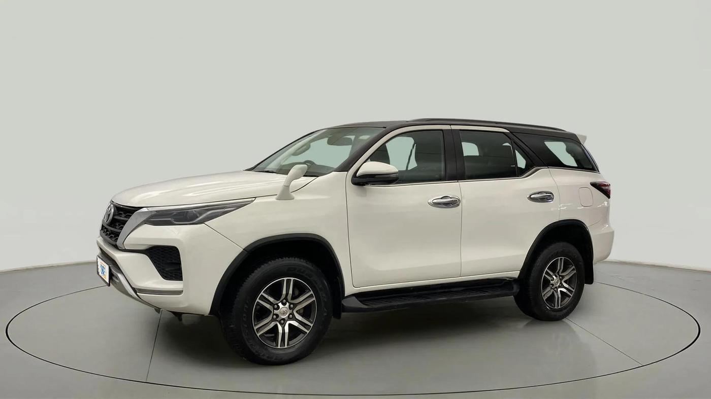 2021 Toyota Fortuner 4X2 AT 2.8 DIESEL, Diesel, Automatic, 30,491 km, Left Front Diagonal