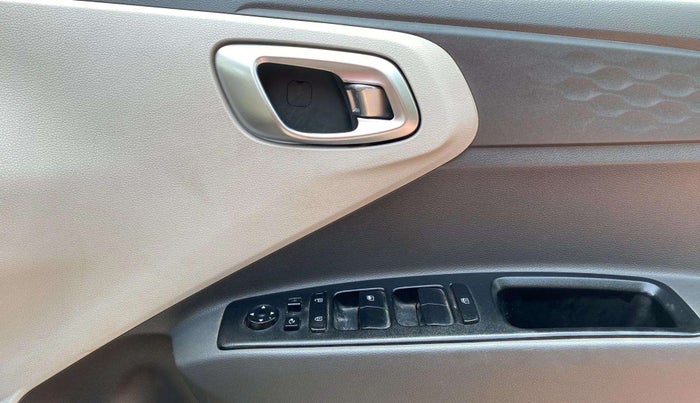 2019 Hyundai GRAND I10 NIOS SPORTZ AMT 1.2 KAPPA VTVT, CNG, Automatic, 42,865 km, Driver Side Door Panels Control
