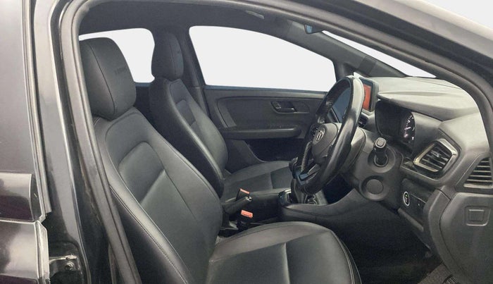 2022 Tata ALTROZ XT PETROL DARK EDITION, Petrol, Manual, 42,077 km, Right Side Front Door Cabin