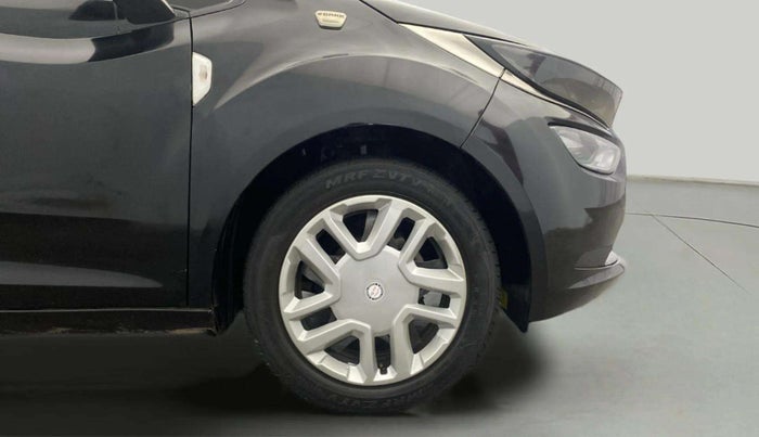 2022 Tata ALTROZ XT PETROL DARK EDITION, Petrol, Manual, 42,077 km, Right Front Wheel
